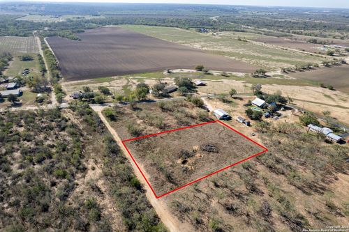 19672 Ballard Rd, Elmendorf, TX, 78112-9802 | Card Image
