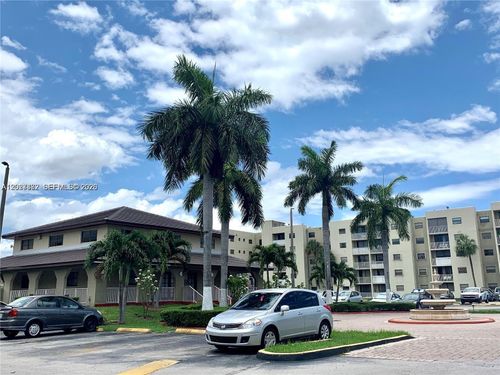 218-8185 Nw 7th St, Miami, FL, 33126-4084 | Card Image