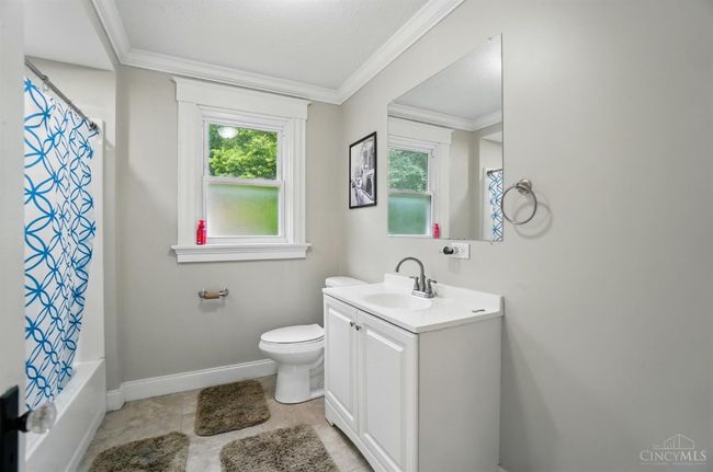 3933 Vine St, House other with 2 bedrooms, 2 bathrooms and null parking in Cincinnati OH | Image 21