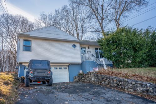 911 Bunker Hill Avenue, Waterbury, CT, 06708 | Card Image