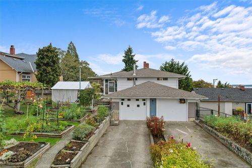 609 Milton St, Nanaimo, BC, V9R2L4 | Card Image