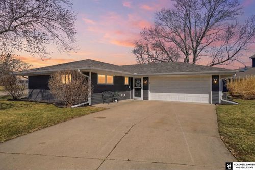 762 W Lakeshore Dr, Lincoln, NE, 68528-1042 | Card Image