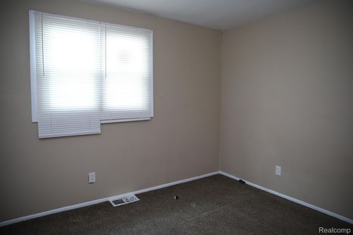 15905 Westbrook St, Detroit, MI, 48223-1134 | Card Image