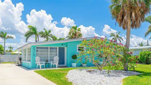 2713 Avenue C, Holmes Beach, FL, 34217-2121 | Card Image
