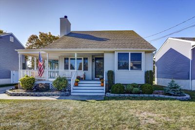 8 Harbor View Lane, House other with 3 bedrooms, 2 bathrooms and null parking in Toms River NJ | Image 2