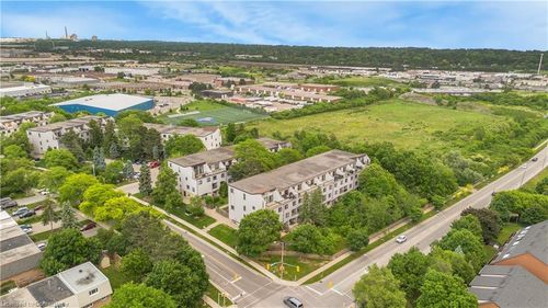 42-1016 Falgarwood Dr, Oakville, ON, L6H2P5 | Card Image