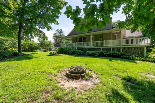 19 Quinn Ct, Davenport, IA, 52802-2365 | Card Image