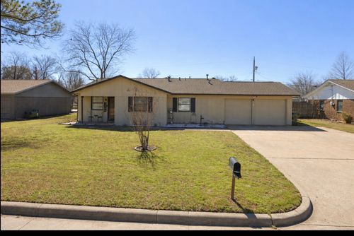 1306 Se 21st St, Mineral Wells, TX, 76067-8029 | Card Image