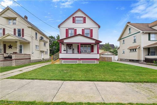 307 E Liberty St, Girard, OH, 44420-2718 | Card Image