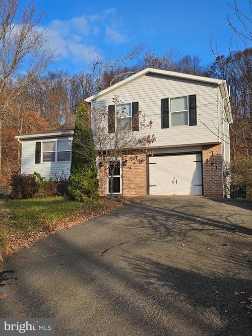 201 Ridgewood Drive, MILLERSBURG, PA, 17061 | Card Image