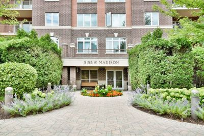 307 - 5155 W Madison Street, Condo with 2 bedrooms, 2 bathrooms and 2 parking in Skokie IL | Image 3