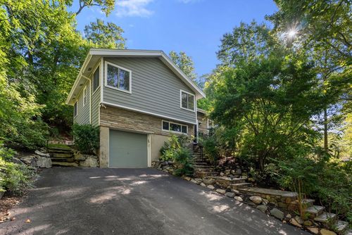 109 Wallis Rd, Chestnut Hill, MA, 02467-3174 | Card Image