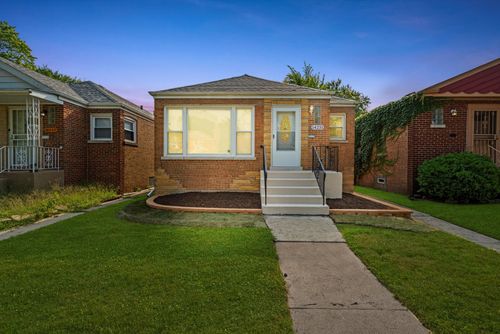 14231 S Dearborn St, Riverdale, IL, 60827-2511 | Card Image