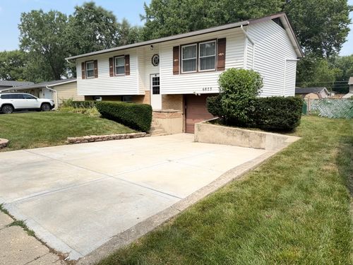 6875 Glenwood Ln, Hanover Park, IL, 60133-6401 | Card Image