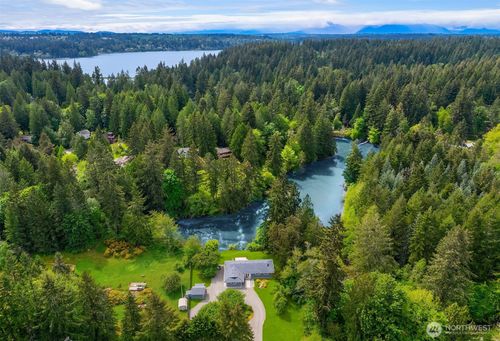 9171 Miller Rd Ne, Bainbridge Island, WA, 98110-3482 | Card Image