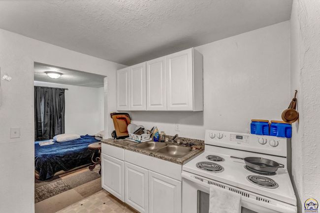 1262 Sw Clay St, Home with 0 bedrooms, 0 bathrooms and null parking in Topeka KS | Image 9