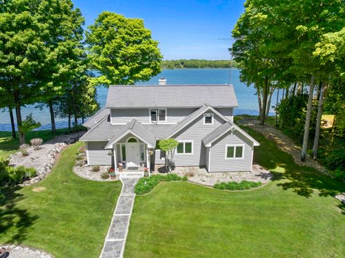 3154 Bancroft Rd, Honor, MI, 49640-9717 | Card Image
