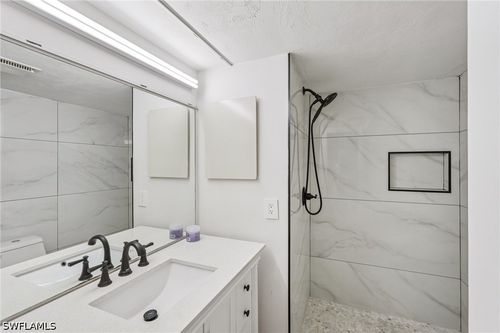 apt-305-499 Forest Lakes Blvd, NAPLES, FL, 34105-2393 | Card Image