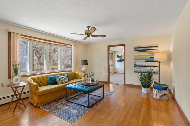 1096 W Hollis St, House other with 3 bedrooms, 3 bathrooms and null parking in Nashua NH | Image 11