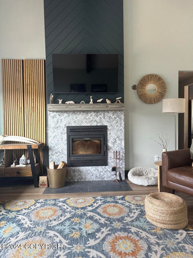 Upstairs fireplace | Image 17