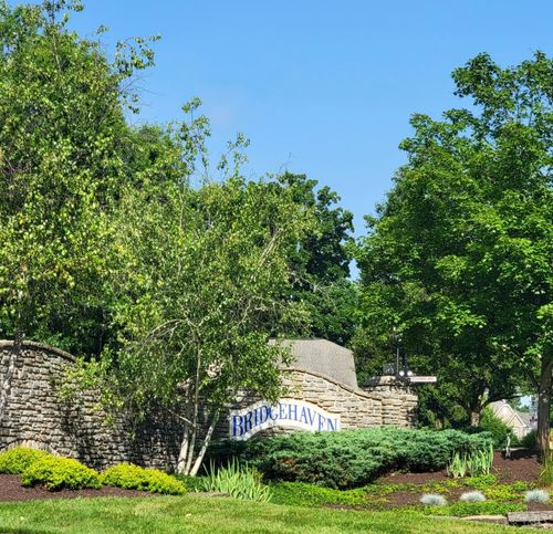 5892 Stonebridge Cir, Milford, OH, 45150-6572 | Card Image