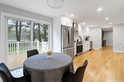 44 Dean Rd, Wayland, MA, 01778-5024 | Card Image