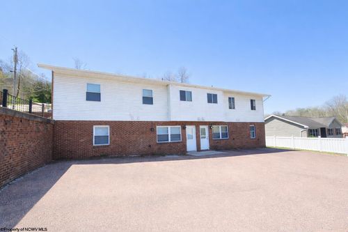 1549 Bergamont St, Morgantown, WV, 26505-2527 | Card Image