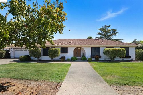 4000 Creekside Ct, Oakley, CA, 94561-2701 | Card Image