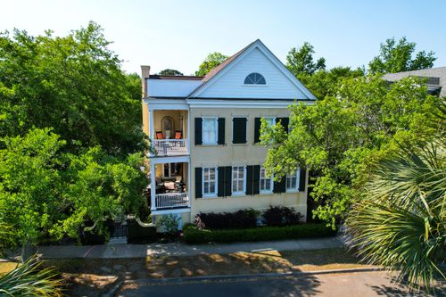66 Sowell St, Mount Pleasant, SC, 29464-2658 | Card Image