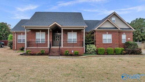 230 Twin Lakes Dr, New Market, AL, 35761-7646 | Card Image