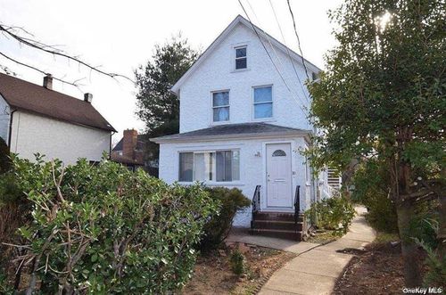 10 South St, Great Neck, NY, 11023-1235 | Card Image