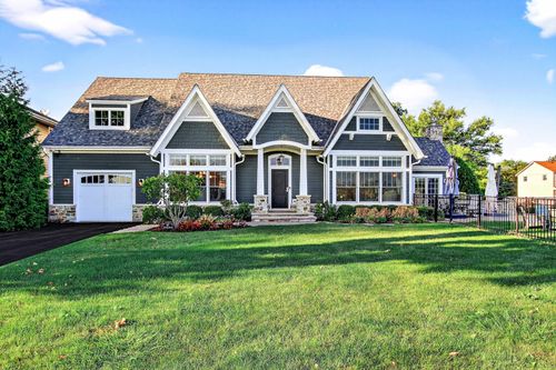 827 Edgewater Pkwy, Wauconda, IL, 60084-1364 | Card Image