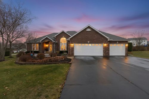 638 Merrion Rd, Roscoe, IL, 61073-6302 | Card Image