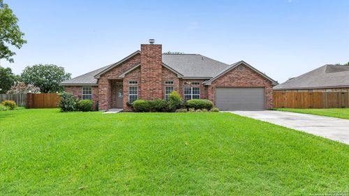 180 Castlewood Dr, Seguin, TX, 78155-8102 | Card Image