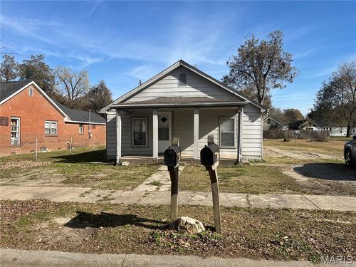 939 Grand Ave, Caruthersville, MO, 63830-1762 | Card Image
