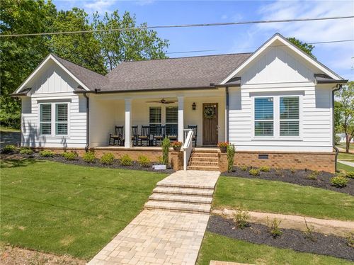 5602 Pine St, flowery branch, GA, 30542-3287 | Card Image