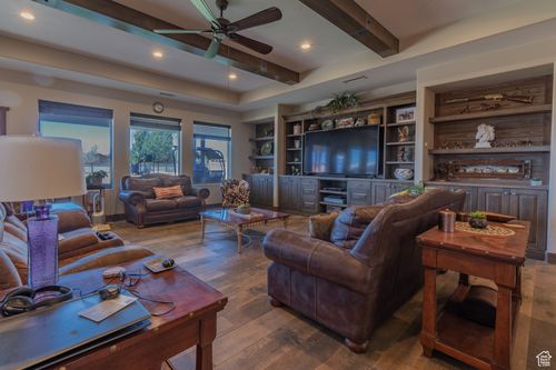 4830 Pioneer Ave, Big Water, UT, 84741-8171 | Card Image