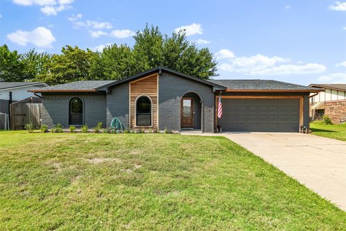 200 Navajo Dr, Keller, TX, 76248-2478 | Card Image