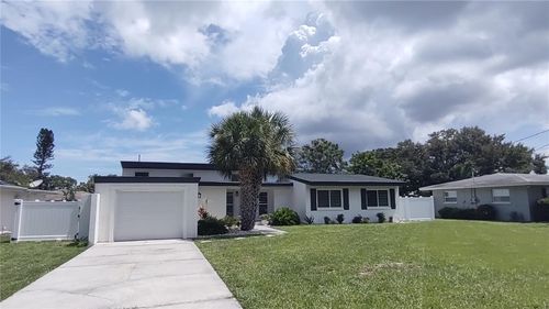 2713 Renatta Dr, Belleair Bluffs, FL, 33770-1774 | Card Image