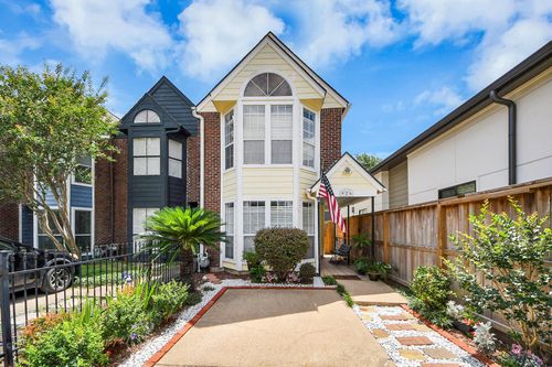 926 Rutland St, Houston, TX, 77008-6827 | Card Image
