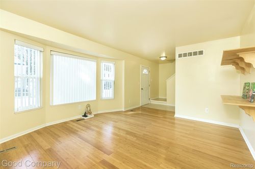 1021 E Granet Ave, Hazel Park, MI, 48030-2140 | Card Image