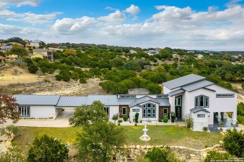 142 Wizard Way, Spring Branch, TX, 78070-5524 | Card Image