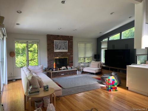 36 Coolidge Ave, Glen Head, NY, 11545-1509 | Card Image