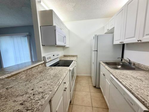 a-30 Crossings Cir, Boynton Beach, FL, 33435-2177 | Card Image