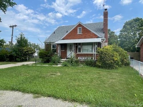 18545 Old Homestead Dr, Harper Woods, MI, 48225-2035 | Card Image