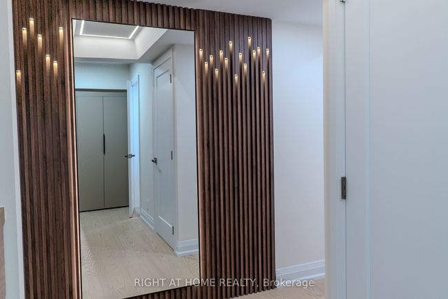 608 - 447 Walmer Rd, Condo with 3 bedrooms, 4 bathrooms and 2 parking in York ON | Image 38