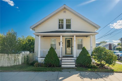 79 Carter Ave, Pawtucket, RI, 02861-2310 | Card Image