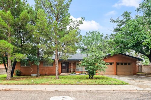 2009 N 4th St, Tahoka, TX, 79373-1112 | Card Image