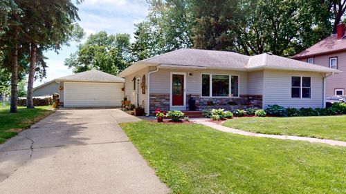110 W Hawthorne St, Albert Lea, MN, 56007-2275 | Card Image