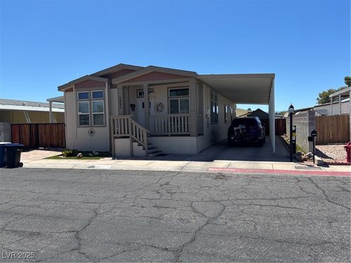 3331 Lost Hills Dr, Las Vegas, NV, 89122-4021 | Card Image